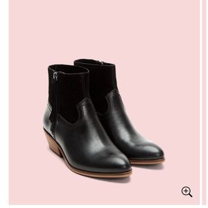 Frye & Co Rubie Zip Booties